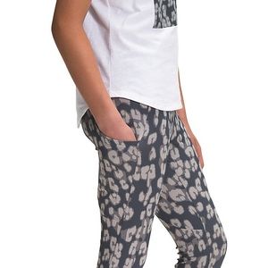 The North Face Teen Girls Size XL 18 Gray Leopard Activewear Leggings Never Worn